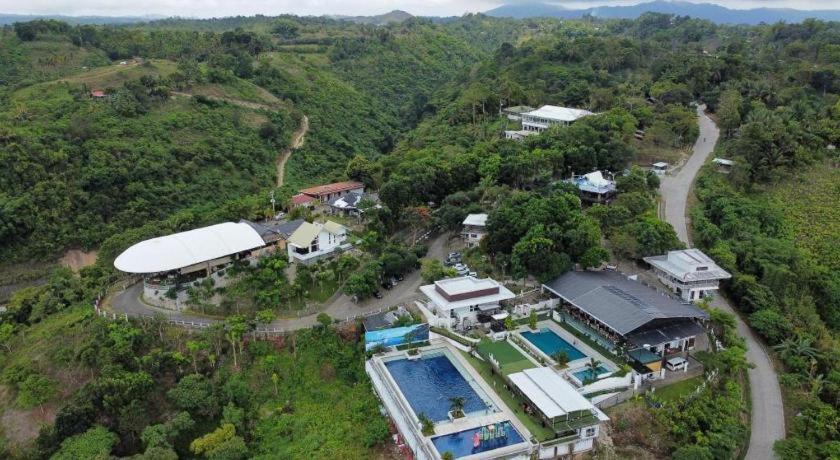 Ultra Winds Mountain Resort (Adults Only) Cagayan de Oro Exterior foto
